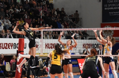 Kuzeyboru-VakıfBank:0-3 (MAÇ SONUCU)