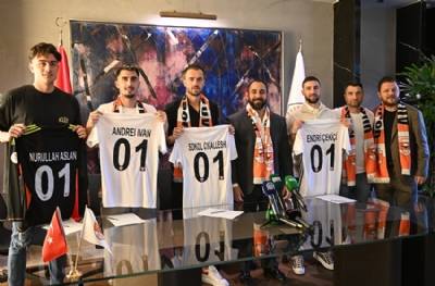 Adanaspor'dan toplu imza