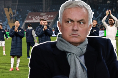 Mourinho'nun yeni sol beki! Lyon maçında sahada