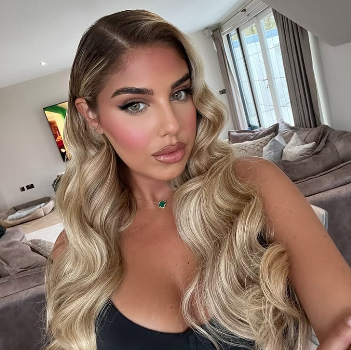 anna_vakili