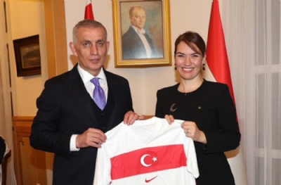 Hacıosmanoğlu'ndan Macaristan ziyareti