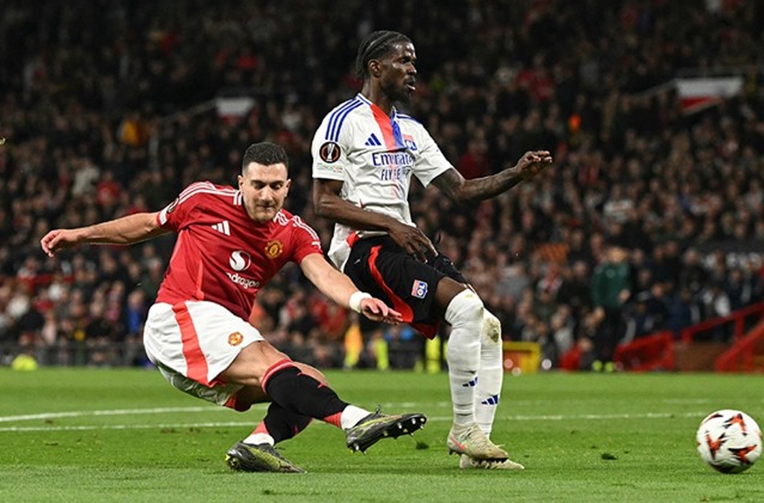 Manchester United'dan tarihi geri dönüş