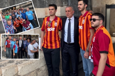 Hacıosmanoğlu, Gaziantep sokaklarında taraftarlarla fotoğraf çekildi