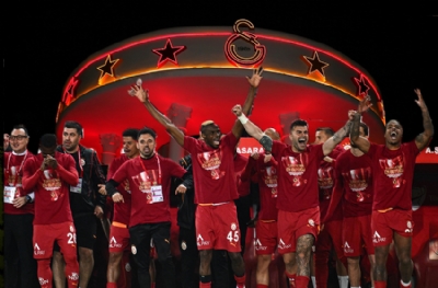 Galatasaray hem Osimhen'i alıp, hem de 75 milyon euro'yu cebine koyabilir!