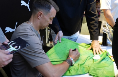 Muslera'nın imza gerginliği