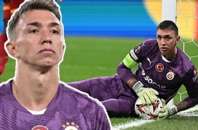 Muslera şampiyonluk sayısında ezeli rakiplerin toplamını geçti: 8-6!
