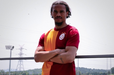 Sane, golcü ve kaleciyi de getiriyor