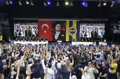 Fenerbahçe'de Tüzük tartışması alevlendi