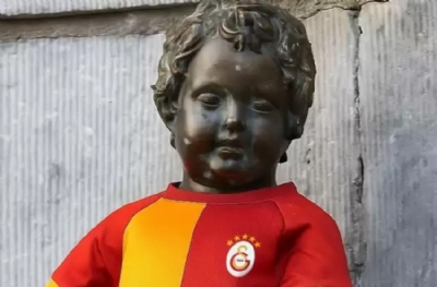 Galatasaray'ın 5 yıldızlı forması Manneken Pis'e giydirilecek