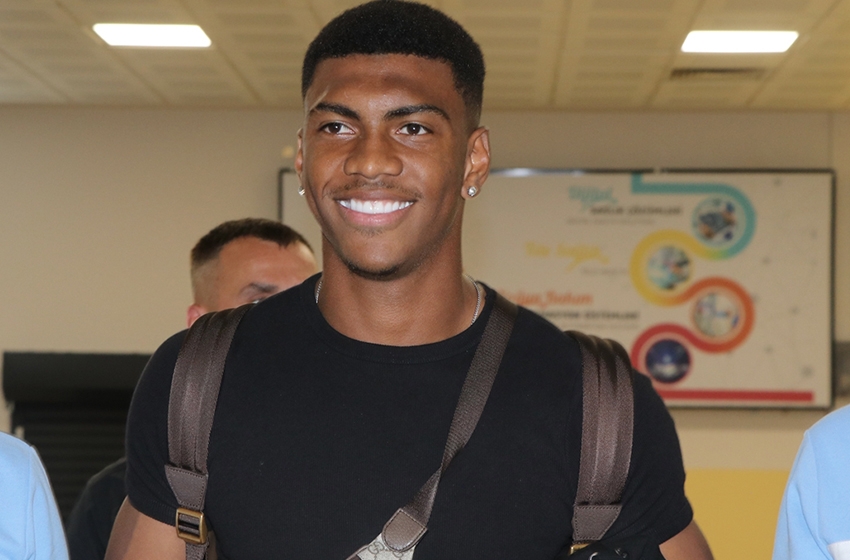 Trabzonspor'un yeni yıldızı güldürdü