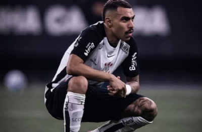 Beşiktaş'ta oynamaya can atıyor