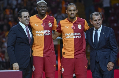 Galatasaray'da Victor Osimhen ve Leroy Sane için imza töreni düzenlendi