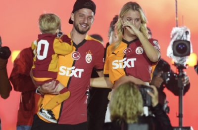 Mertens ailesinin en mutlu günü