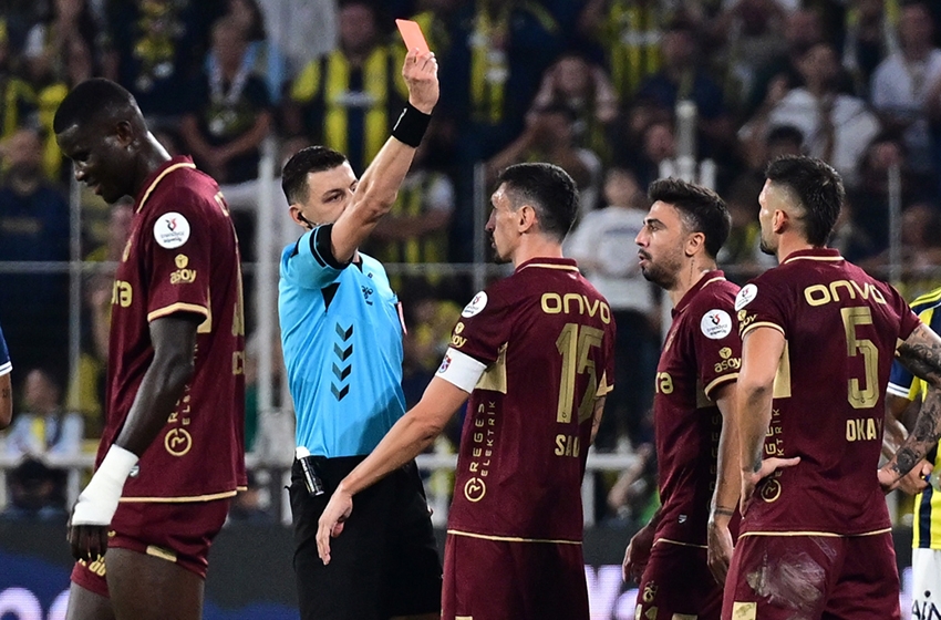 Trabzonspor isyanda! ‘Hakemler 5'te 5'le başladılar‘