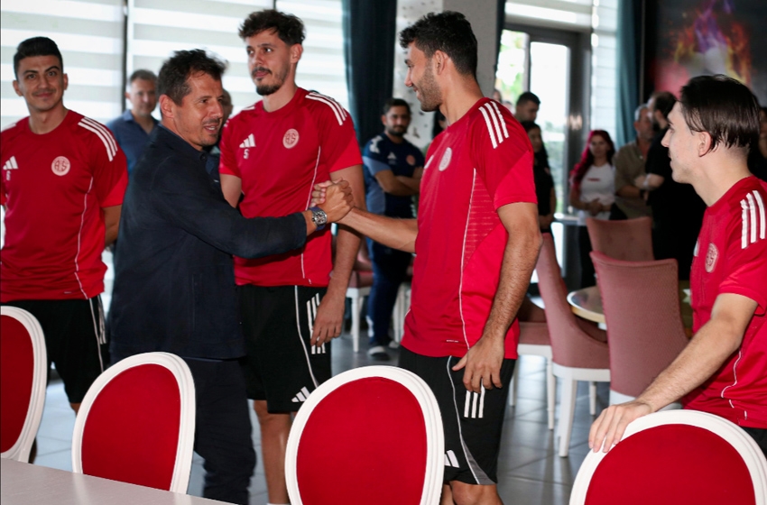 Antalyaspor ile Emre Belözoğlu yollarını ayırdı