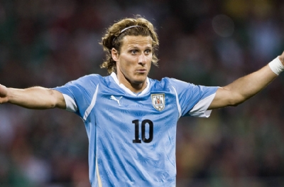 Efsane Forlan! Veteranlar maçında 3 kaburgasını kırdı