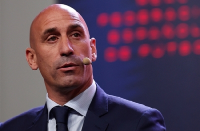 Öpücük başkana yumurtalı saldırı