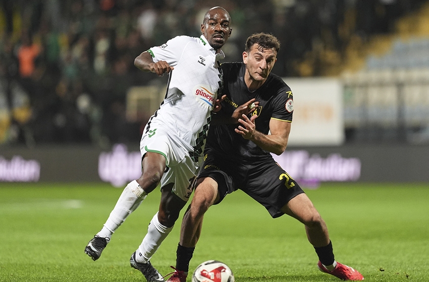  İstanbulspor - Sakaryaspor: 3-3 (MAÇ SONUCU)