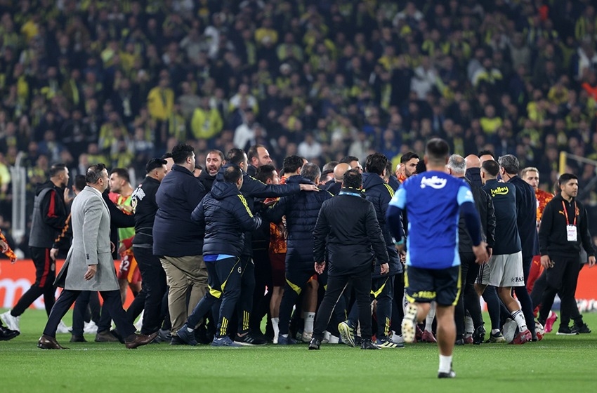 Önce sahada sonra Otoparkta kavga