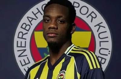 Jhon Duran'a 2 maç ceza