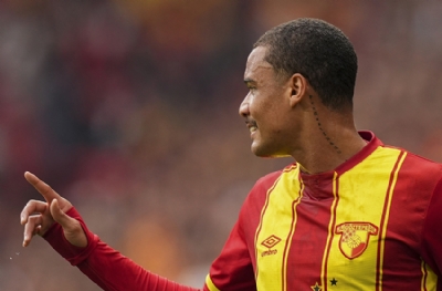 Trafik ışıklarında seker satıyordu! Göztepe'nin yıldızı oldu