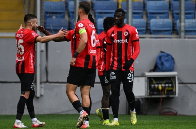 Gençlerbirliği-Fatih Karagümrük: 3-0 (MAÇ SONUCU)