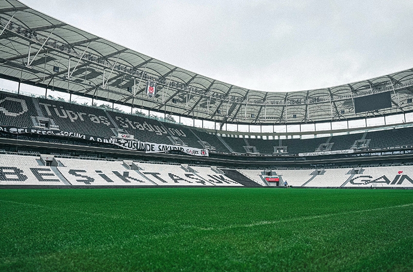 Beşiktaş kendi taraftarının baskısını kaldıramıyor: 4'te sıfır