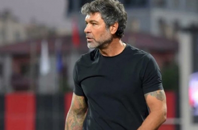 Vanspor, Hakan Kutlu'yu gönderdi