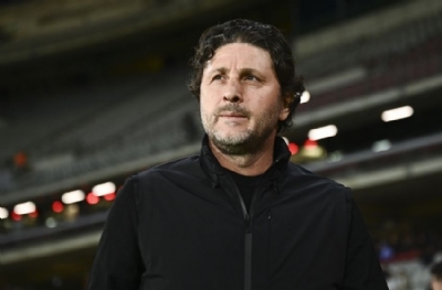 Titreten ayak sesleri