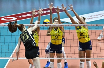 Fenerbahçe Medicana - VakıfBank: 2-3 (MAÇ SONUCU)