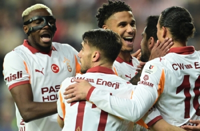 Yunus Akgün 10 numarada çok farklı