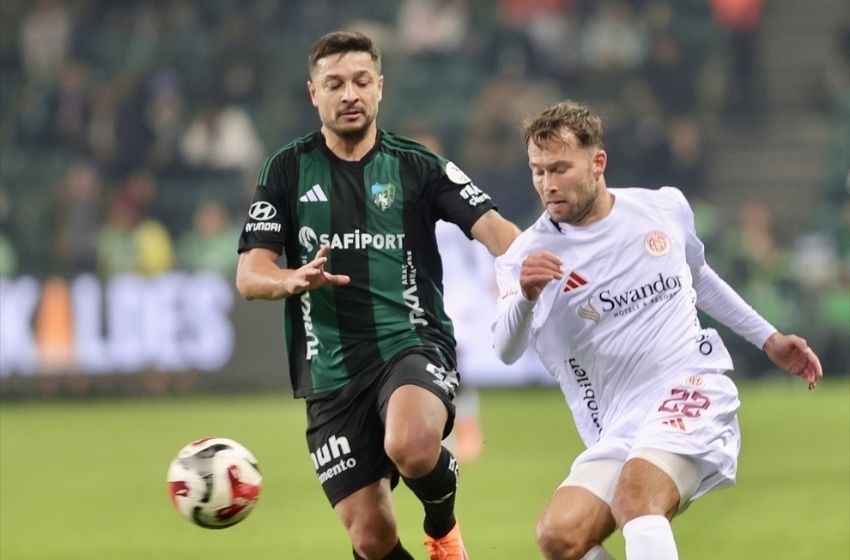Kocaelispor - Antalyaspor: 2-1 (MAÇ SONUCU)