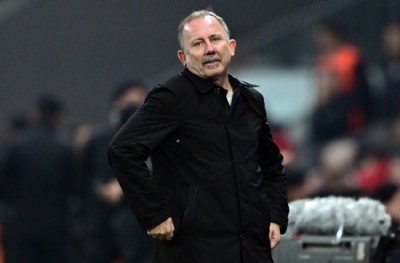 Beşiktaş'ın tek kurtuluşu Fenerbahçe