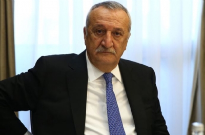 Galatasaray'ın 'ağır abisi' sahalara iniyor! 'Hoşgeldin Mehmet Ağar'