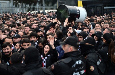 Beşiktaşlı taraftarlar Chobani Stadı'nda